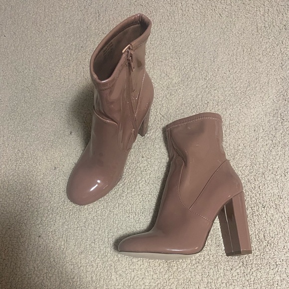 🌸 Call it Spring 🌸 tan patent booties - Picture 1 of 11